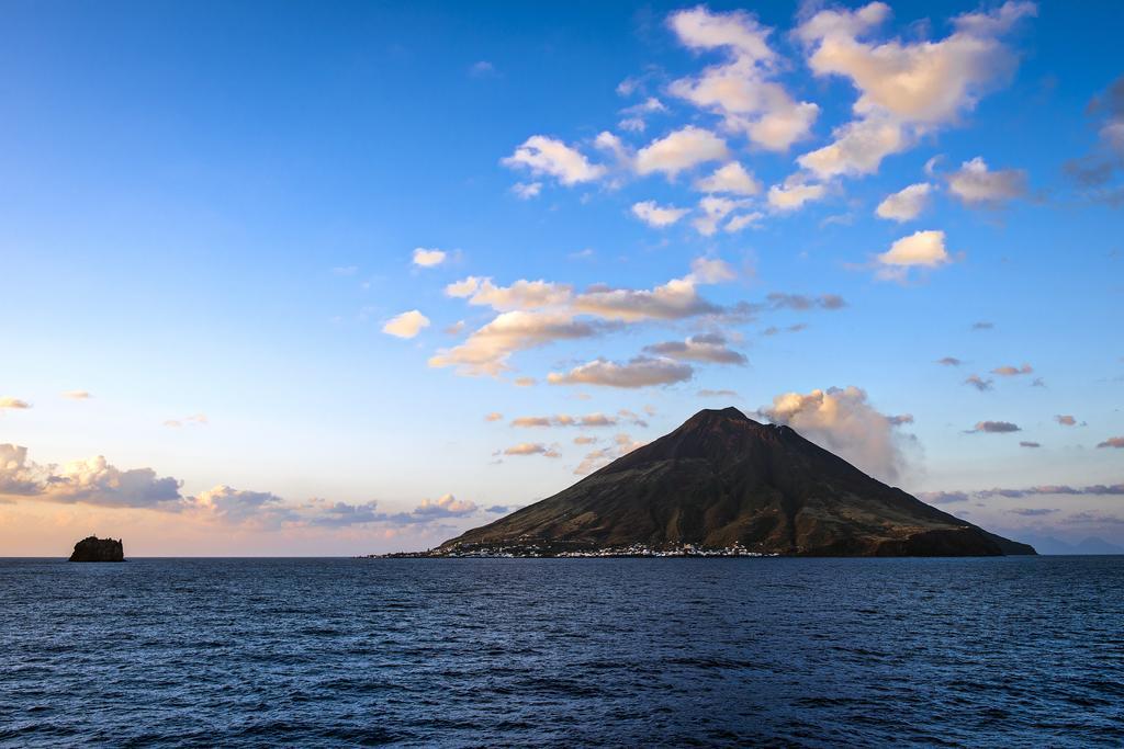 Villa Ginestra Sulla Spiaggia Di Stromboli Oda fotoğraf