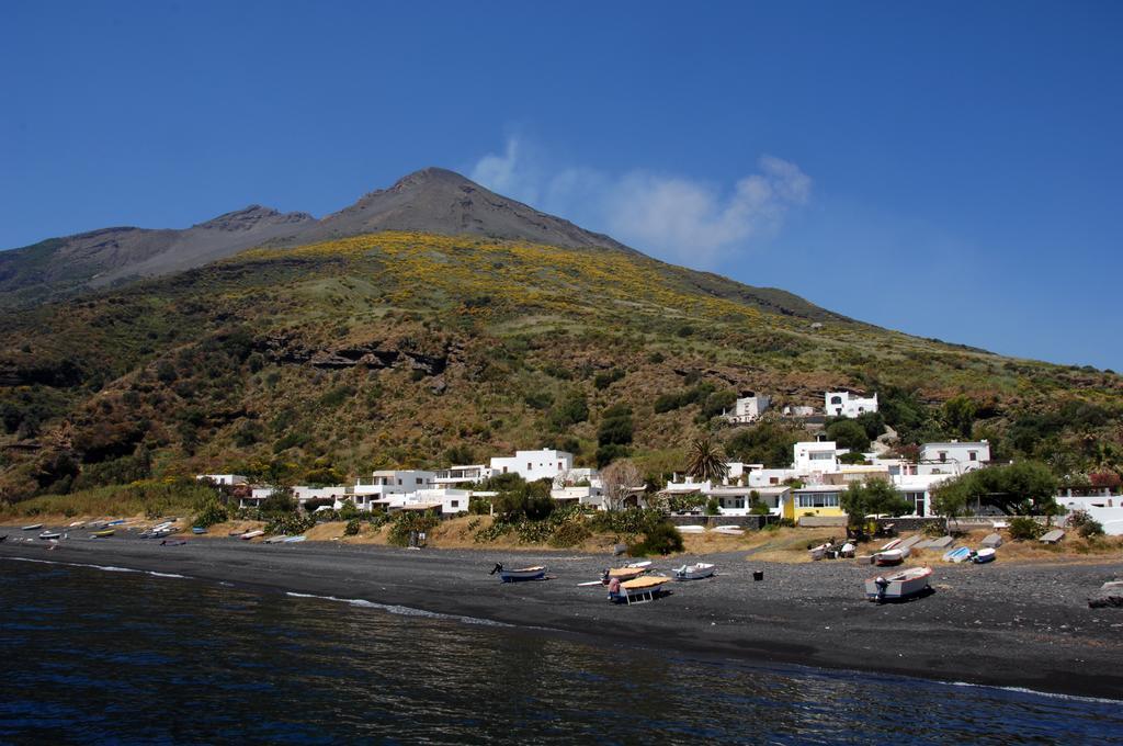 Villa Ginestra Sulla Spiaggia Di Stromboli Oda fotoğraf